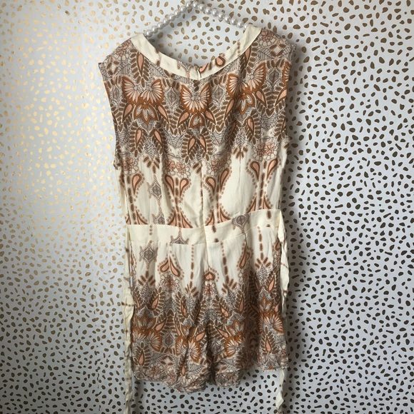 NWT Minkpink Tie Waist Floral Paisley Romper - Picture 7 of 7